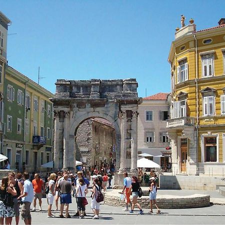 1 Bedroom Awesome Apartment In Pula Luaran gambar